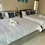 Sand Sea U Pool Villa Homestay